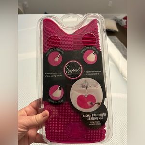 Sigma makeup brush spa mat